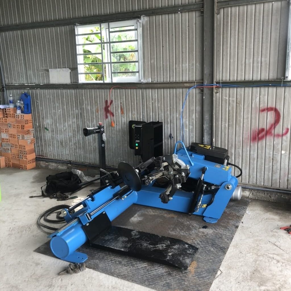 máy tháo vỏ xe tải kiểu nằm titano std-305