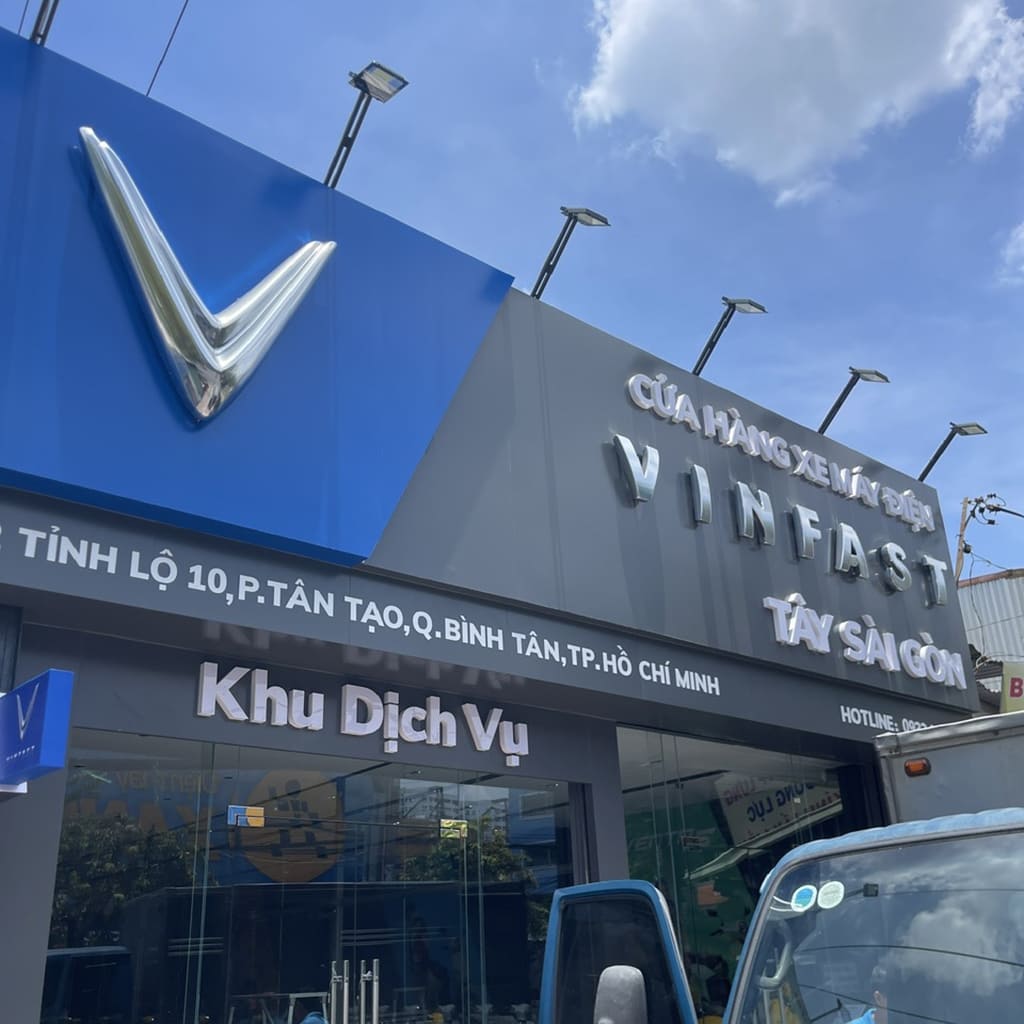 Thiết bị cửa hàng xe máy điện Vinfast
