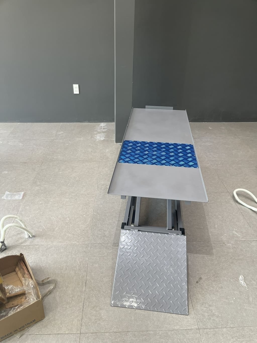 vinfast công cụ dụng cụ và thiết bị cho xưởng dịch vụ xe máy điện xe đạp điện
